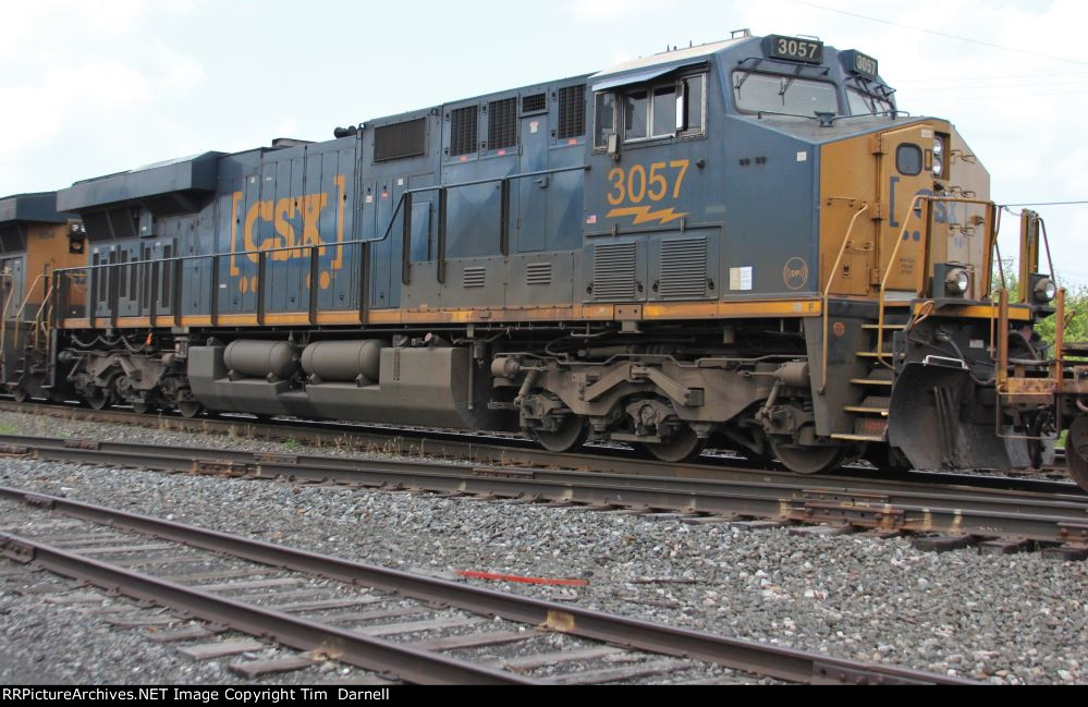 CSX 3057 on I169